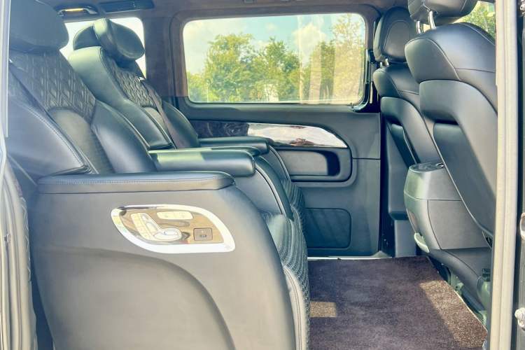 Used Mercedes-Benz V-Class 
