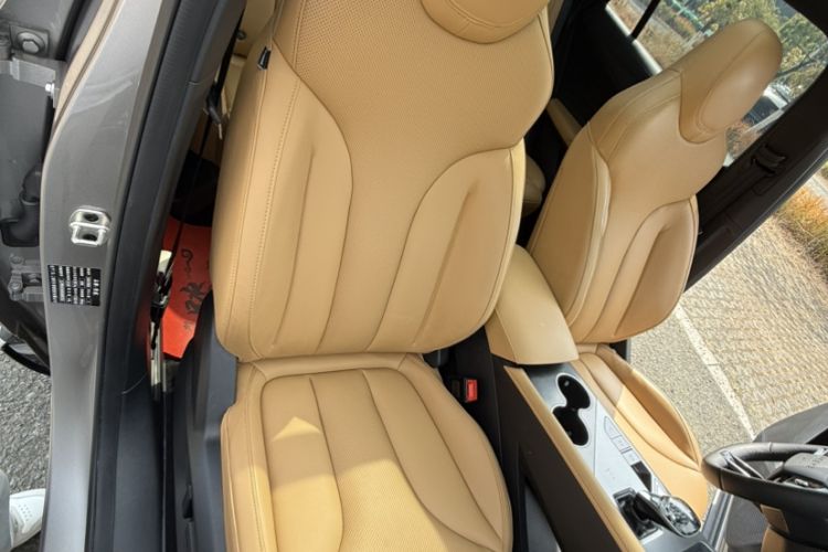 Used Roewe RX5 2023 1.5T Prestige Sliding-Screen Version Right Front Seat