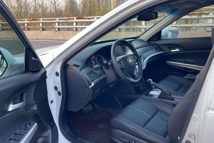 Used Honda Crosstour 2014 2.4L Luxury Edition Interior 1