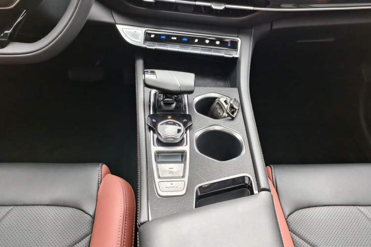 Used CHANGAN Eado 2022 PLUS Blue Whale NE 1.4T GDI DCT Prestige Edition Gear Lever