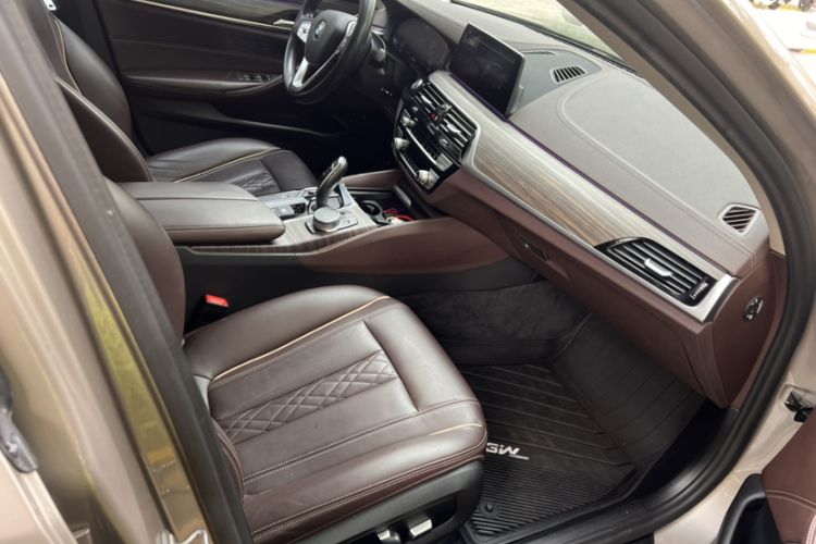 Used BMW 5 Series New Energy 2020 Mileage Upgrade Version 530Le Luxury Package Right Front Seat