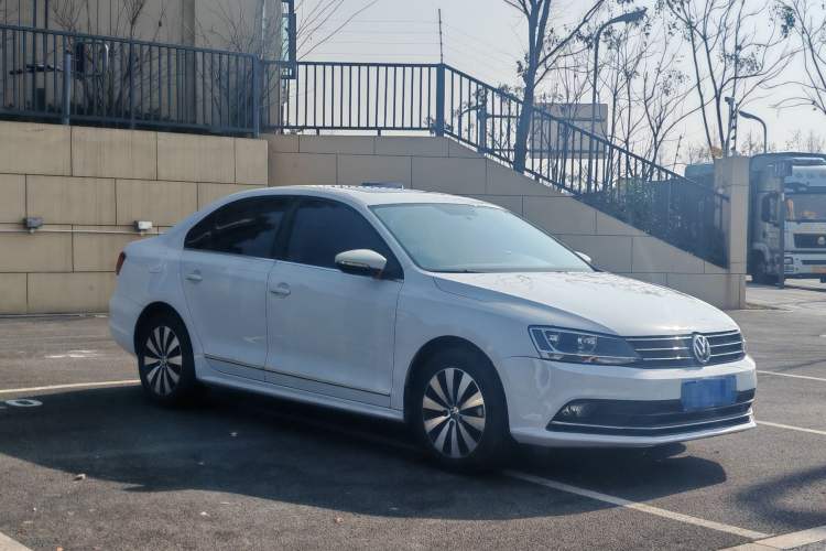 Used Volkswagen Sagitar 2017 230TSI Automatic Comfort Version