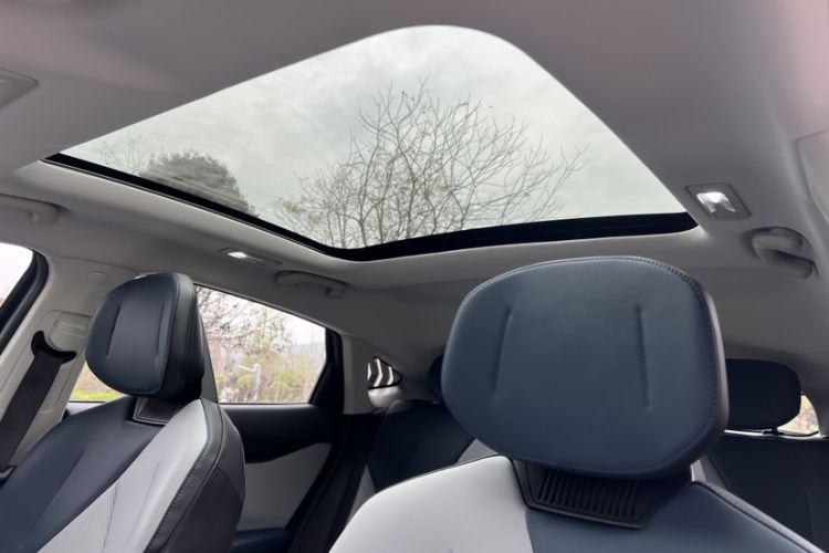 Used Changan UNI-V iDD 2023 ZhiDian iDD 1.5T 113km ZhiKu Model
