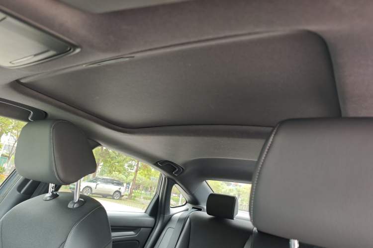 Used Honda Civic 2022 240TURBO CVT Dynamic Edition Headliner