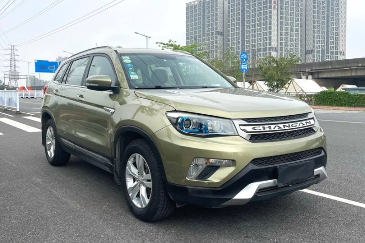 Used CHANGAN CS75 2014 2.0L Manual Luxury Version China IV Standard