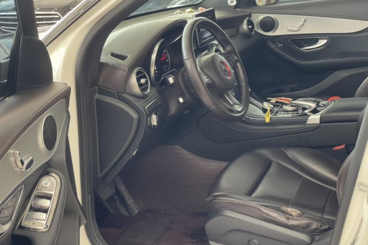 Used Mercedes-Benz GLC 2016 GLC 200 4MATIC Interior 4