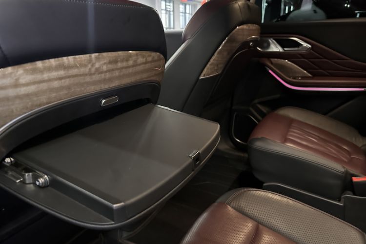 Used Hongqi HS7 2023 2.0T Automatic All-Wheel-Drive Flagship Edition Six Seats Interior 5