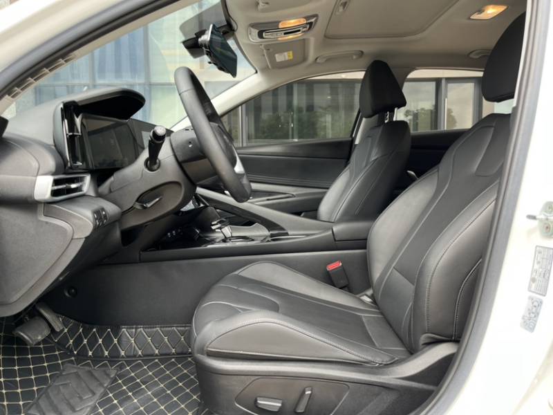 Used Hyundai Elantra 2022 1.5L CVT LUX Prestige Edition — 41