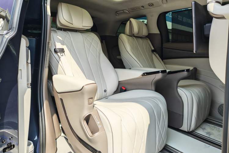 Used Denza D9 2022 DM-i 970 Four-Wheel Drive Flagship Model