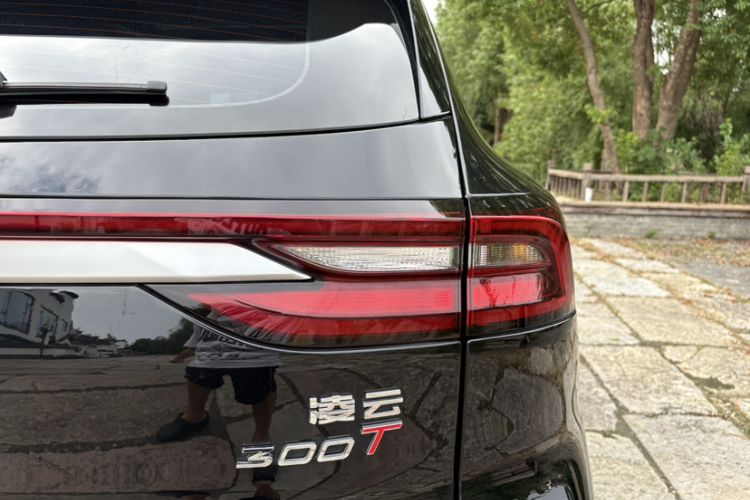 Used EXEED Lingyun 2025 300T Two-Wheel Drive Starry Edition