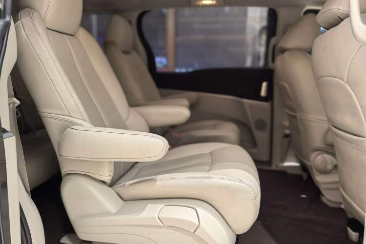 Used Buick GL8 2021 Land Cruiser Executive Class 652T Comfort Model
