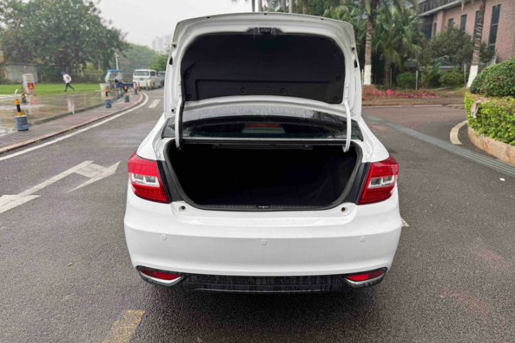 Used Geely Auto Vision 2017 1.5L Automatic Happiness Edition Exterior 2