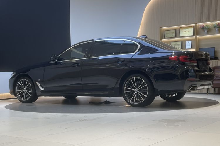 Used BMW 5 Series 2021 530Li Leading Model M Sport Package Exterior 9