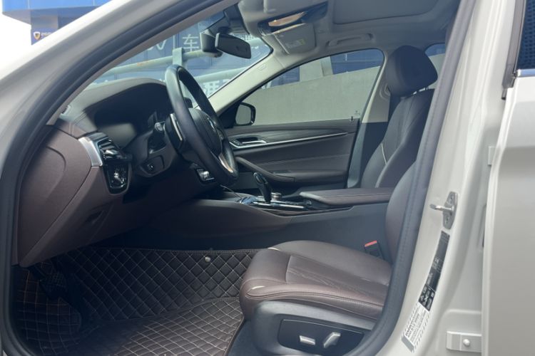 Used BMW 5 Series 2021 530Li xDrive Luxury Package Interior 4