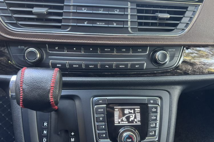 Used SAIC MAXUS G10 2016 2.0T Automatic Flagship Edition