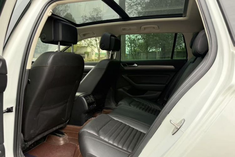 Used Volkswagen Variant 2017 380TSI Four-Wheel Drive Trail Edition
