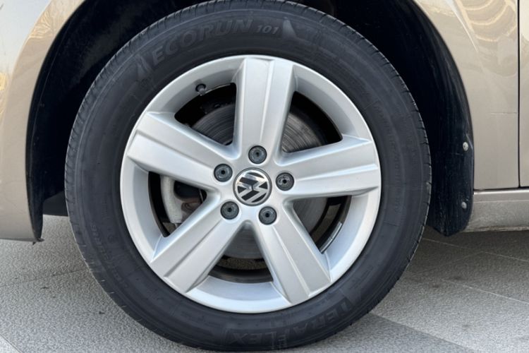 Used Volkswagen Touran 2015 1.4T Manual Fashion Edition 5-Seater
