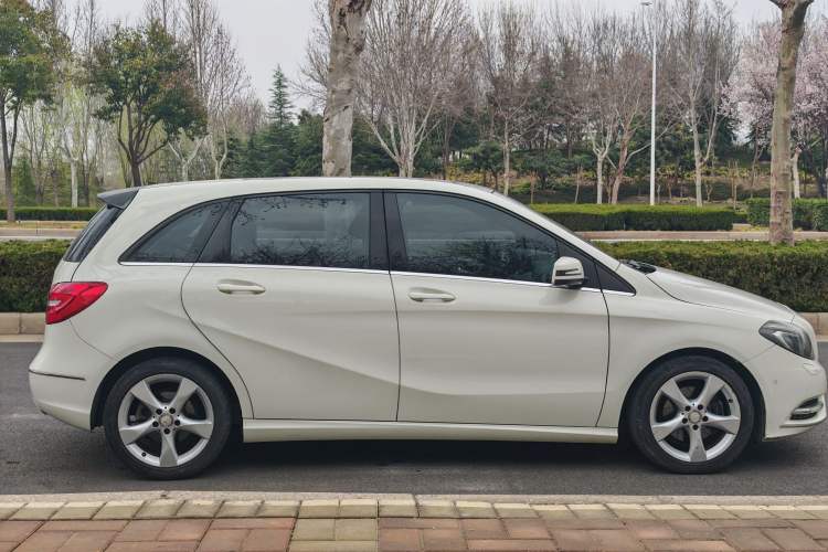 Used Mercedes-Benz B-Class 2012 B 200 Exterior 7