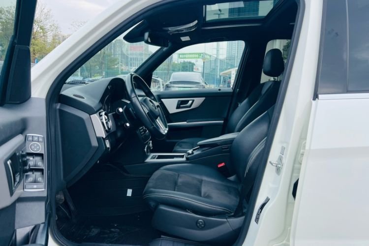 Used Mercedes-Benz GLK-Class 2015 GLK 300 4MATIC Fashion Edition Ultimate Version Interior 7