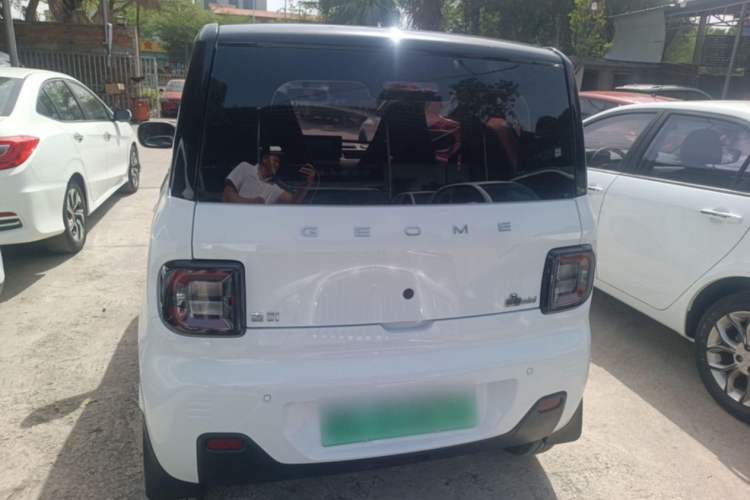 Used Geely Galaxy Panda 2023 Panda Mini 200km Endurance Bear Exterior 4
