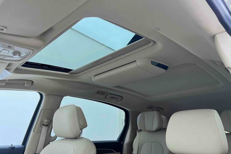 Used Buick GL8 New Energy 2025 Lu Shang Luxury Edition 7-Seater Headliner