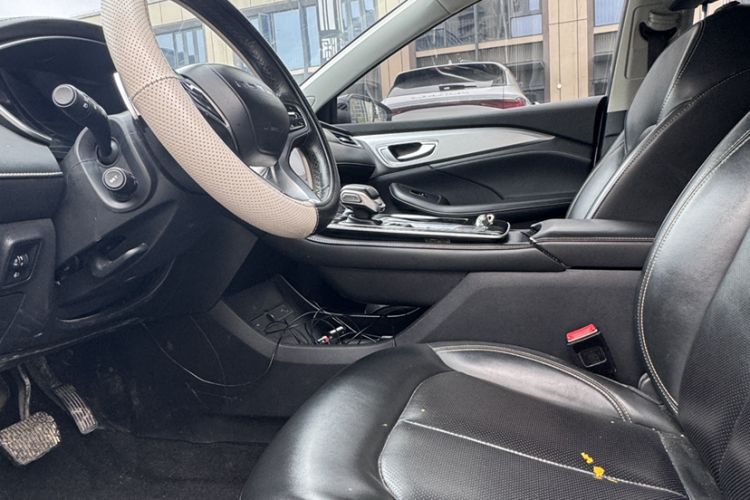 Used Roewe i6 MAX 2020 300TGI Automatic Sporty Cool Edition Interior 3