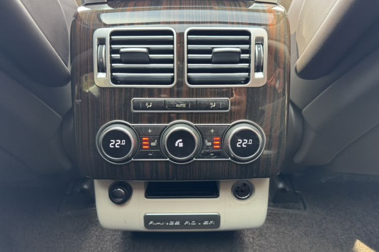 Used Land Rover Range 2014 3.0 SC V6 Vogue Interior 6