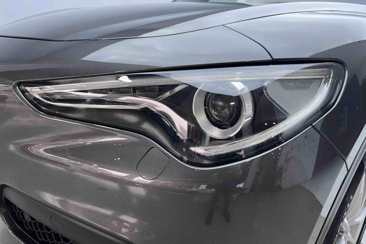 Used Alfa Romeo Stelvio 2017 2.0T 200HP Luxury Edition Left Front Headlight