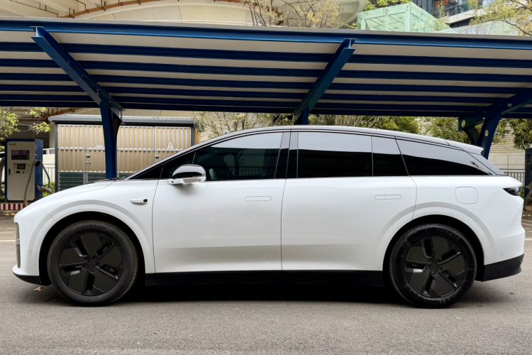 Used Li Auto Li Auto i6 2025 Model Two-Wheel-Drive Standard Type
