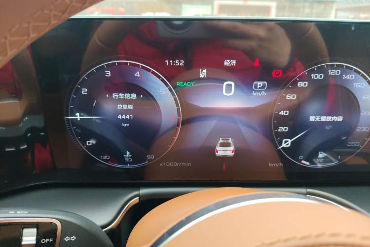 Used Hongqi H9 2025 Model Facelifted 2.0T Two-Wheel Drive Flag-Style Luxury Business Edition, 5 Seats