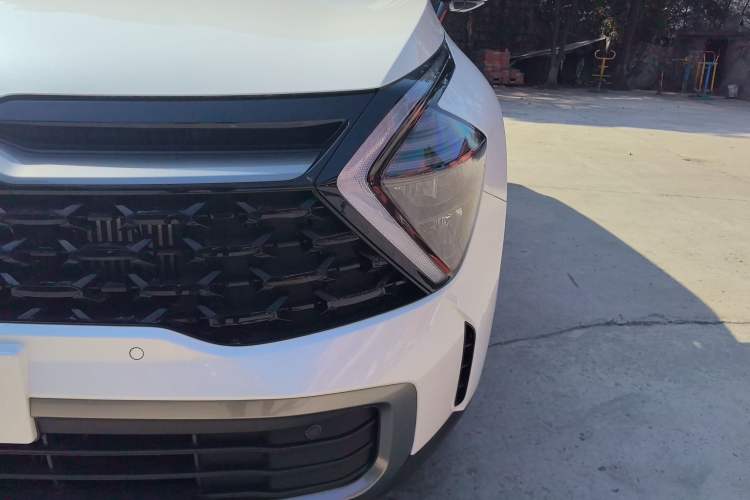 Used Kia Sportage (Chinese Domestic Model) 2025 1.5T Two-Wheel Drive Prestige Edition