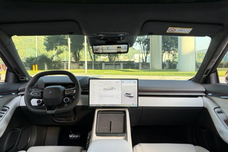 Used XPeng P7 2025 Model—750 All-Wheel-Drive High-Performance Ultra
