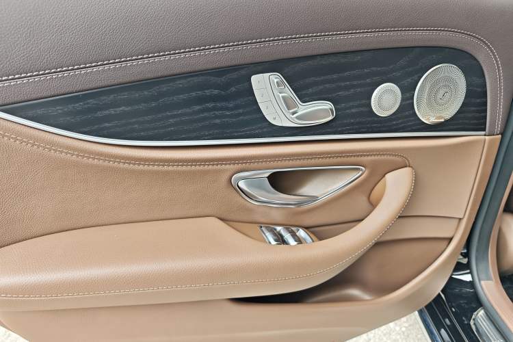 Used Mercedes-Benz E-Class 2023 E 300 L Luxury Model Interior 5