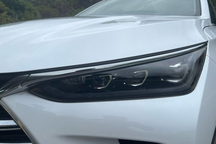 Used BYD Tang New Energy 2018 DM 2.0T All-Wheel Drive Smart Connectivity Luxury Model 7 Seats China V Emission Standard