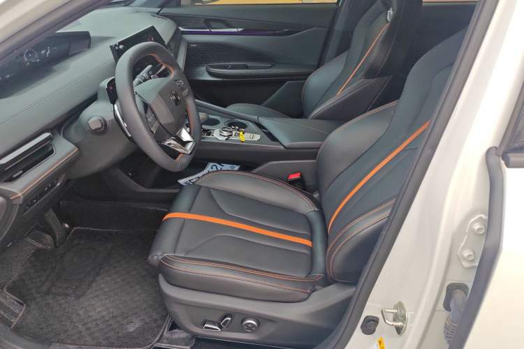 Used CHANGAN UNI-V 2024 1.5T Smart Navigation Version