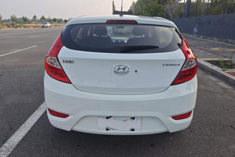 Used Hyundai Verna Ray 2016 1.4L Automatic Leading-Edge GLX
