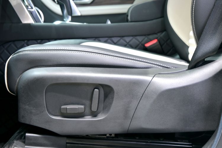 Used Land Rover Discovery Sport New Energy 2022 Facelifted P300e Plug-in Hybrid Electric Version