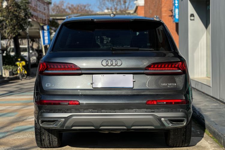 Used Audi Q7 2020 55 TFSI quattro S line sports model