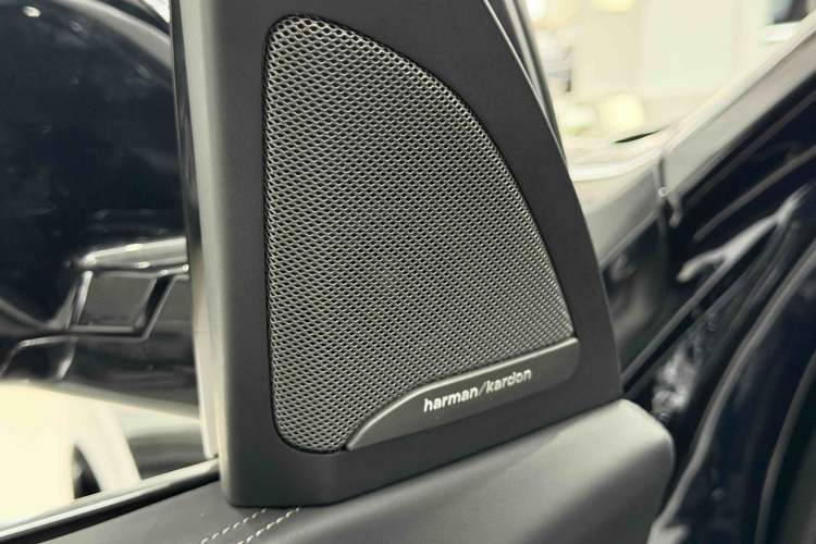 Used BMW X7 2023 xDrive40i Luxury M Sport Package Exterior 6