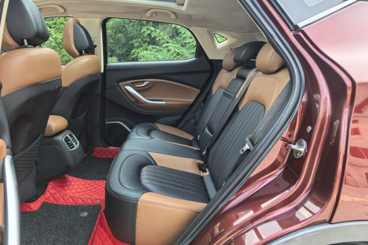 Used Soueast DX7 2015 1.5T Manual Luxury Model