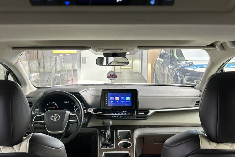 Used Toyota SIENNA 2021 2.5L Hybrid Comfort Edition
