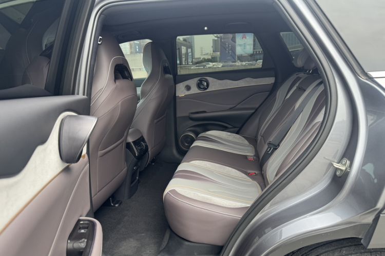 Used BYD Frigate 07 2023 DM-i 100KM Flagship Model Interior 2