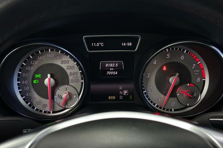 Used Mercedes-Benz CLA 2014 CLA 260 4MATIC Odometer Close Up