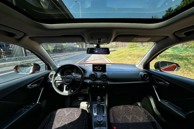 Used Audi Q2L 2018 35 TFSI Launch Exclusive Edition China VI Headliner