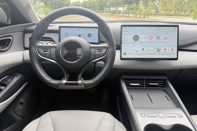 Used BYD Seal 06 DM-i Touring 2025 Model DM-i 150KM Deluxe Interior 3