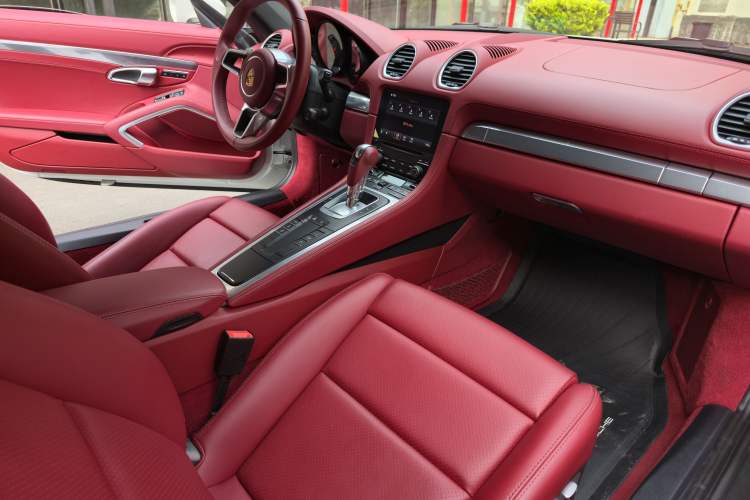 Used Porsche 718 2022 Cayman 2.0T
