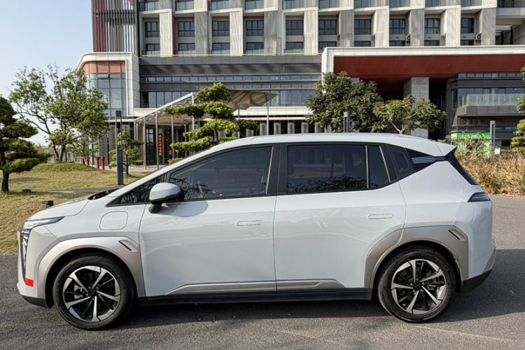 Used AION Y 2023 Plus 510 Smart Edition