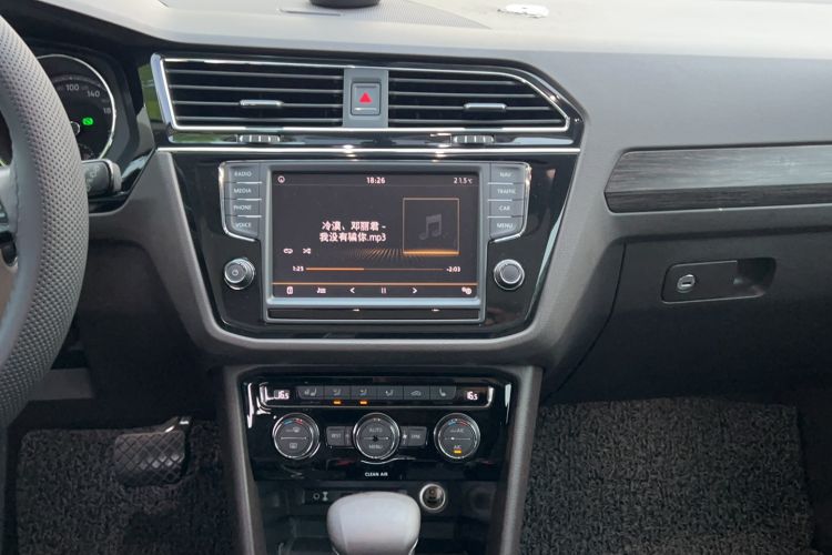 Used Volkswagen Tiguan L 2017 330TSI Automatic Two-Wheel Drive Flagship Edition Audio And AC Panel