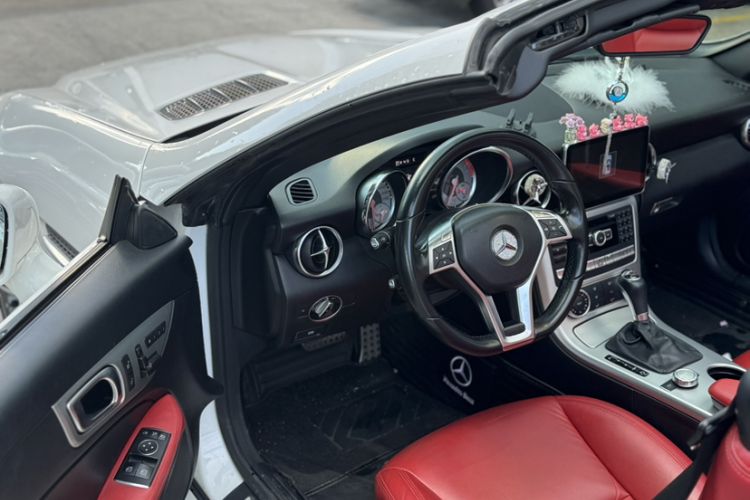 Used Mercedes-Benz SLK-Class 2011 SLK 200 Fashion Model
