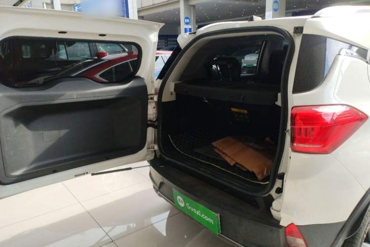 Used BYD Yuan New Energy 2019 EV360 Smart Connect Enjoyment Model